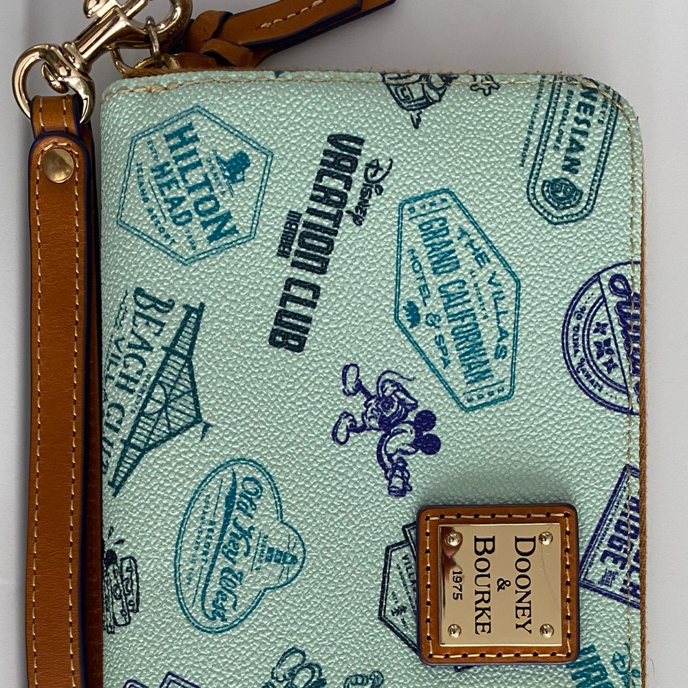 Dooney & Bourke Disney Vacation Club Clutch Wristlet Wallet